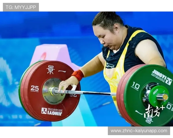 世界举重女子组新星刷新青年纪录,世界举重女子87公斤 世界举重女子组新星刷新青年纪录,世界举重女子87公斤